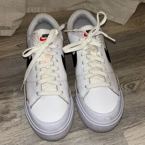 Nike Court Legacy Lift